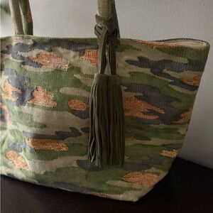 WKND WYFR camouflage Tote Bag
